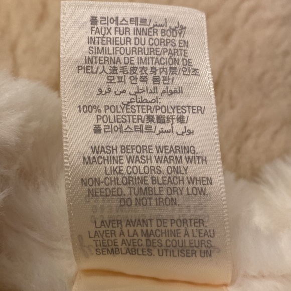 🎄 Holiday Coat, First Impressions 0-3mo runs large - Picture 5 of 5